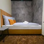 Chors Like A Hotel - Capsule & Nft Boutique Hostel Bratislava - City Center Hostel