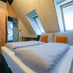 Chors Like A Hotel - Capsule & Nft Boutique Hostel Bratislava - City Center Hostel