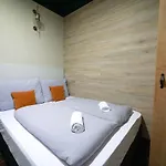 Chors Like A Hotel - Capsule & Nft Boutique Hostel Bratislava - City Center Hostel Bratislava