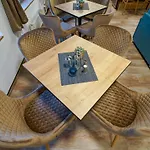 Chors Like A Hotel - Capsule & Nft Boutique Hostel Bratislava - City Center Hostel