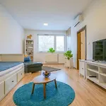 Chors Like A Hotel - Capsule & Nft Boutique Hostel Bratislava - City Center Hostel