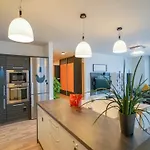 Chors Like A Hotel - Capsule & Nft Boutique Hostel Bratislava - City Center * Bratislava