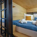 Chors Like A Hotel - Capsule & Nft Boutique Hostel Bratislava - City Center *