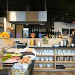 Chors Like A Hotel - Capsule & Nft Boutique Hostel Bratislava - City Center *