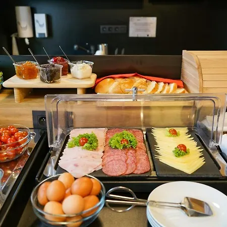 Chors Like A - 1st World Nft Block & Art Capsule Metachors Хостел