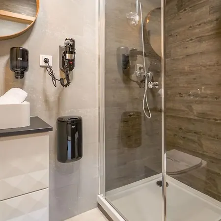 Chors Like A - 1st World Nft Block & Art Capsule Metachors Хостел *