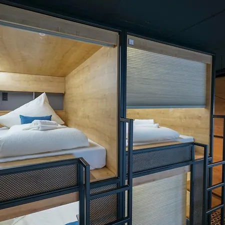 אכסניה Chors Like A - 1st World Nft Block & Art Capsule Metachors *