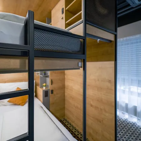 Auberge de jeunesse CHORS like a hotel - Capsule&NFT Boutique Hostel Bratislava - City Center Bratislava