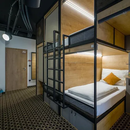 Hostel Chors Like A Hotel - Capsule & Nft Boutique Hostel Bratislava - City Center