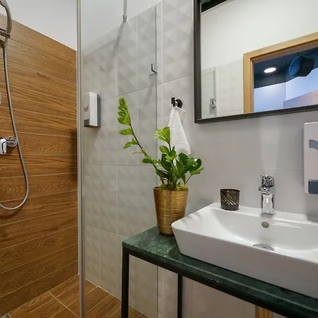 אכסניה Chors Like A - 1st World Nft Block & Art Capsule Metachors ברטיסלאבה