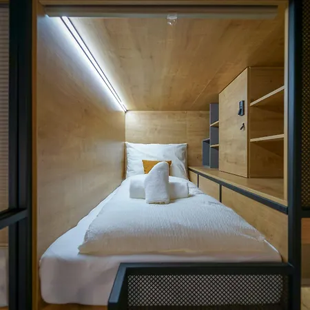 Chors Like A - 1st World Nft Block & Art Capsule Metachors Хостел Братислава