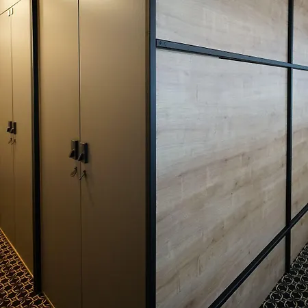 Chors Like A - 1st World Nft Block & Art Capsule Metachors Vandrarhem