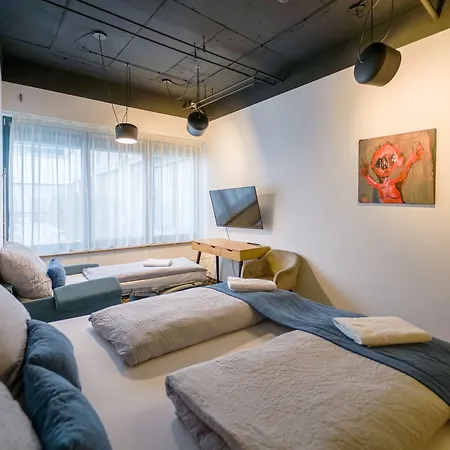 Auberge de jeunesse CHORS like a hotel - Capsule&NFT Boutique Hostel Bratislava - City Center