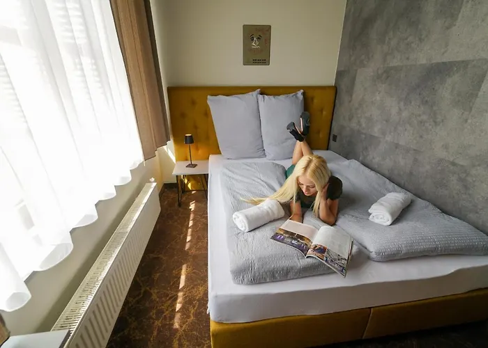 Chors Like A Hotel - Capsule & Nft Boutique Hostel Bratislava - City Center * Μπρατισλάβα