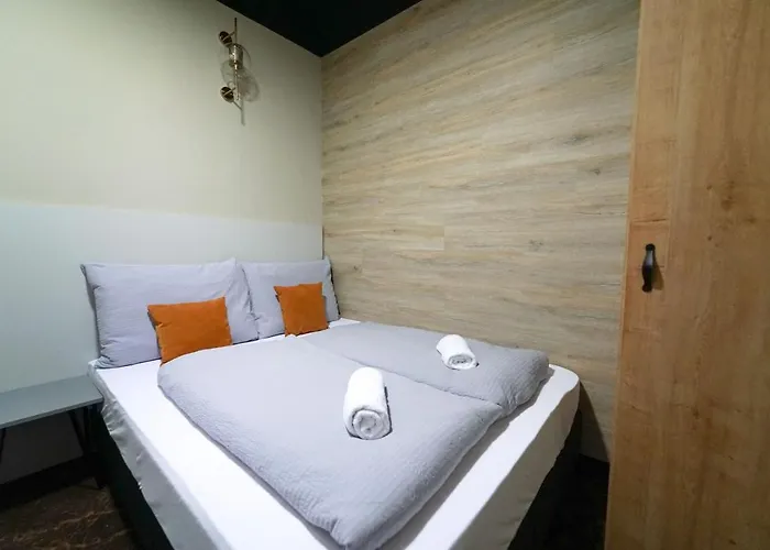 Chors Like A - 1st World Nft Block & Art Capsule Metachors Hostel Bratislava