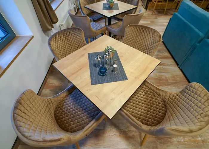 CHORS like a hotel - Capsule&NFT Boutique Hostel Bratislava - City Center Auberge de jeunesse