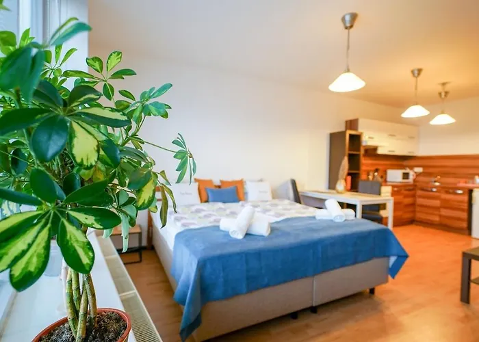 Chors Like A Hotel - Capsule & Nft Boutique Hostel Bratislava - City Center *