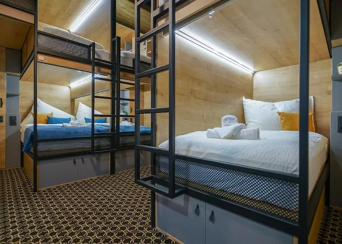 Hostel Chors Like A Hotel - Capsule & Nft Boutique Hostel Bratislava - City Center Μπρατισλάβα