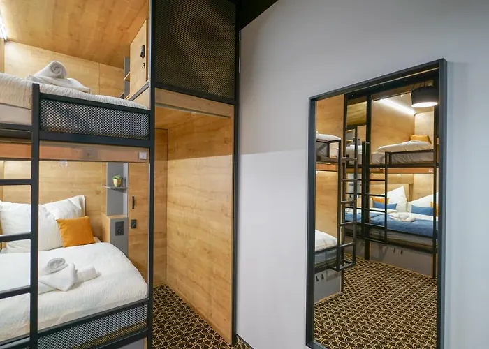 CHORS like a hotel - Capsule&NFT Boutique Hostel Bratislava - City Center Auberge de jeunesse *