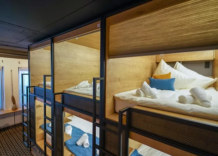 Chors Like A Hotel - Capsule & Nft Boutique Hostel Bratislava - City Center Hostel Μπρατισλάβα