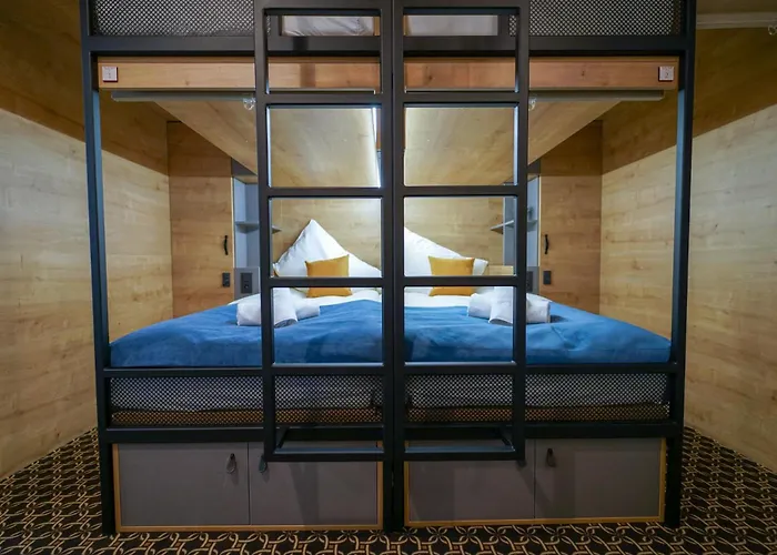 Hostel Chors Like A Hotel - Capsule & Nft Boutique Hostel Bratislava - City Center