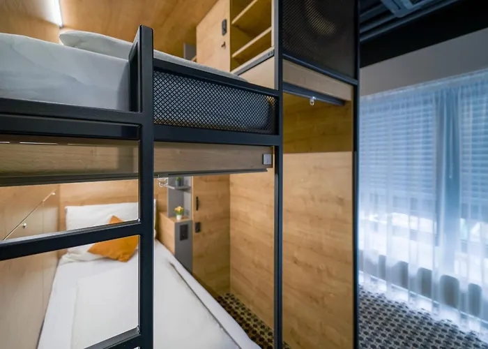 Hostel Chors Like A - 1st World Nft Block & Art Capsule Metachors Pozsony