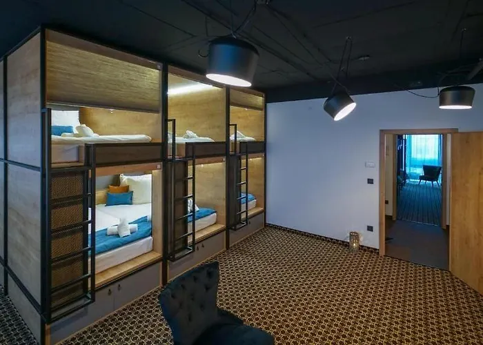 Chors Like A - 1st World Nft Block & Art Capsule Metachors Hostel *