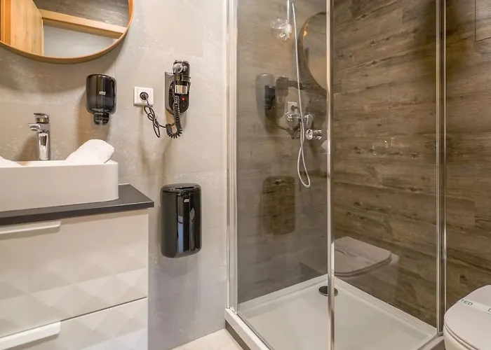 Chors Like A Hotel - Capsule & Nft Boutique Hostel Bratislava - City Center Hostel *