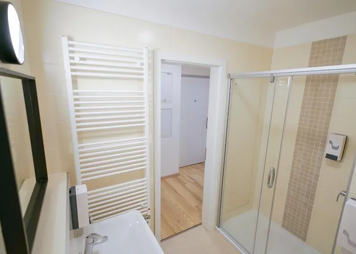 Chors Like A Hotel - Capsule & Nft Boutique Hostel Bratislava - City Center Hostel Bratislava