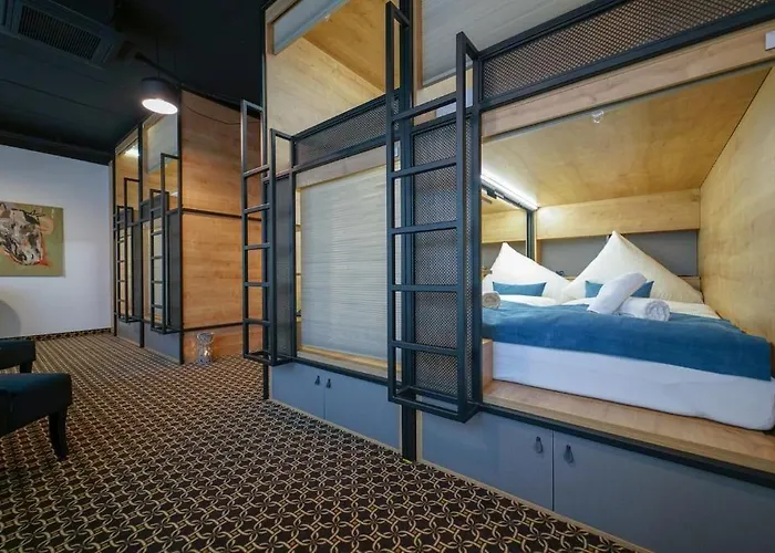 Chors Like A Hotel - Capsule & Nft Boutique Hostel Bratislava - City Center