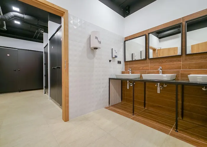 Chors Like A Hotel - Capsule & Nft Boutique Hostel Bratislava - City Center