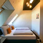 Chors Like A - Capsule & Nft Boutique - Center * Μπρατισλάβα