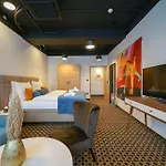 Chors Like A - Capsule & Nft Boutique - Center Μπρατισλάβα