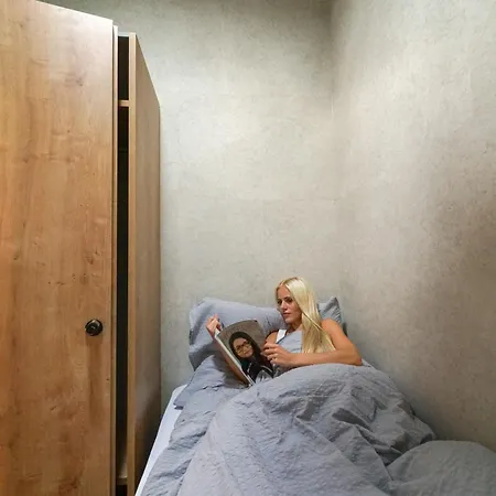 Hostel Chors Like A - 1st World Nft Block & Art Capsule Metachors Μπρατισλάβα