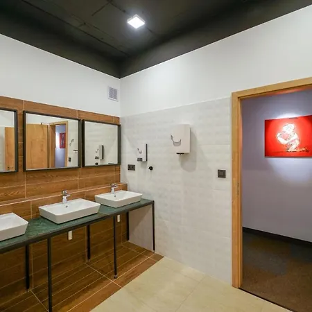 Chors Like A - 1st World Nft Block & Art Capsule Metachors Hostel *