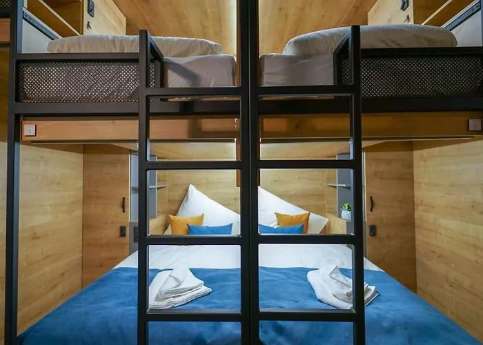 Chors Like A Hotel - Capsule & Nft Boutique Hostel Bratislava - City Center Hostel Bratislava