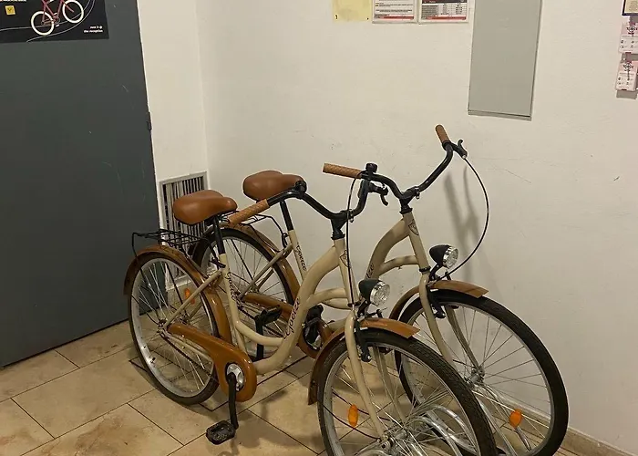 Chors Like A Hotel - Capsule & Nft Boutique Hostel Bratislava - City Center Bratislava