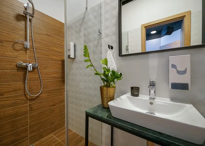 Hostel Chors Like A Hotel - Capsule & Nft Boutique Hostel Bratislava - City Center Bratislava