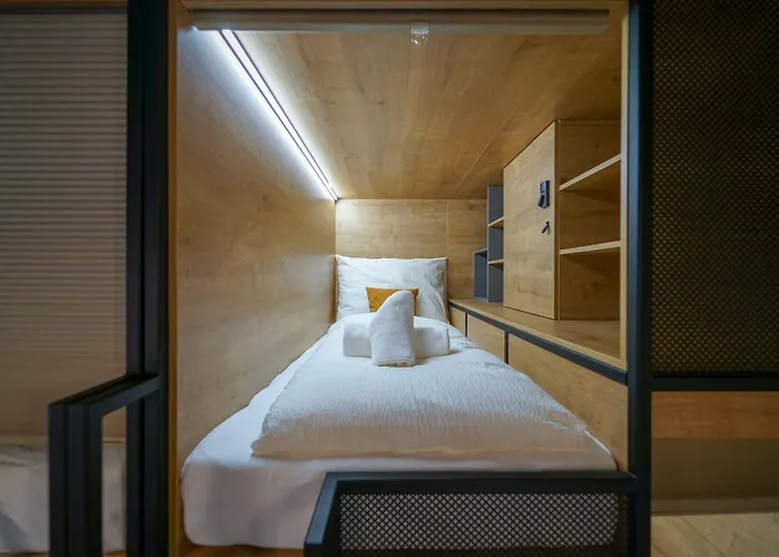 Chors Like A Hotel - Capsule & Nft Boutique Hostel Bratislava - City Center Hostel Bratislava